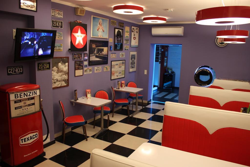 Garagehotel Wloclawek Bagian luar foto